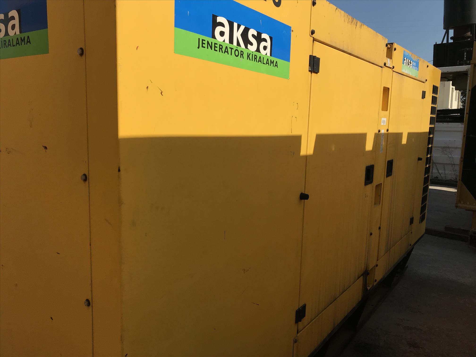 Aksa AJD 275 kVA John Deere Motor, 2011 Model, 1.570 Saatte, Kabinli, Otomatik, Transfer Panosuz